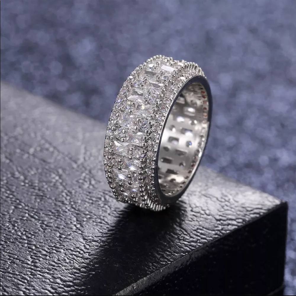 New Luxury 925 Silver Diamond Ring - Picture 6 of 7